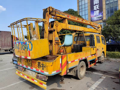 道路養(yǎng)護(hù)車